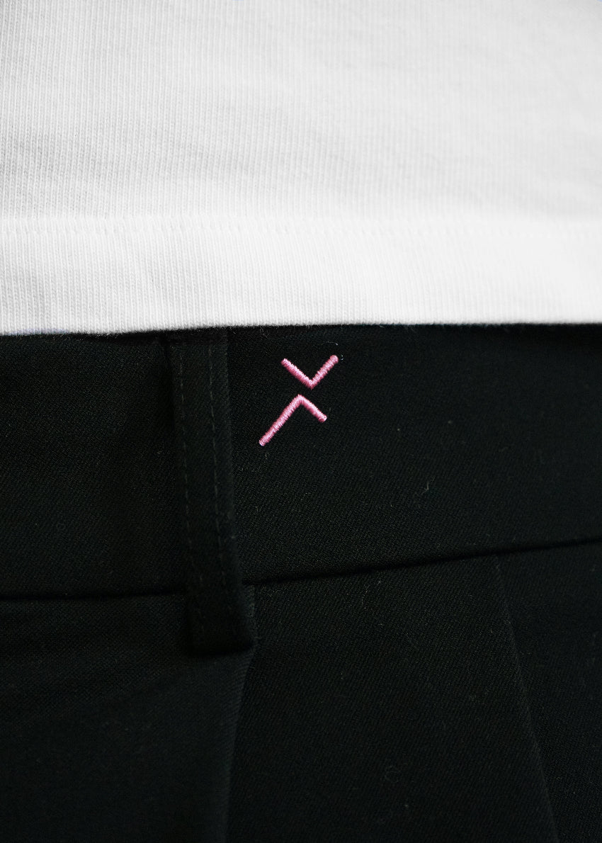 Pleated Shorts, Black-Pink