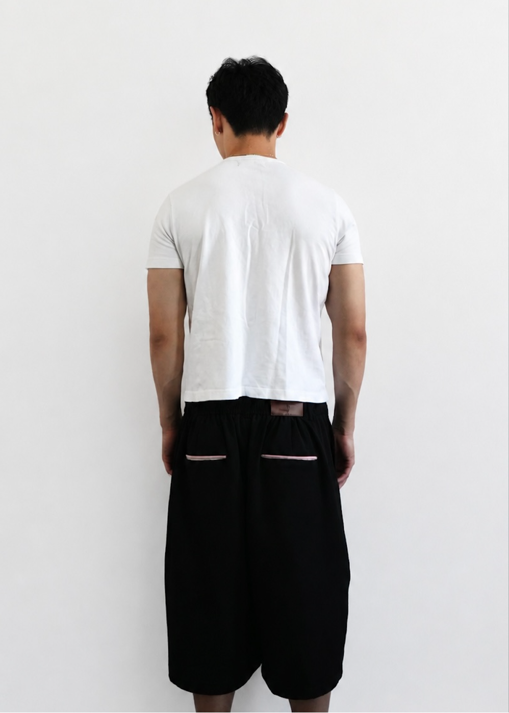 Pleated Shorts, Black-Pink